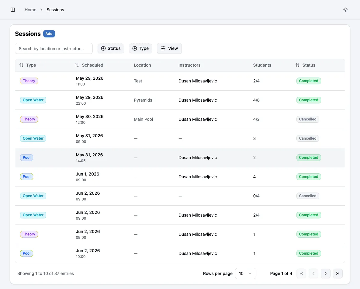 Sessions list with type, time, location, instructor, students and status